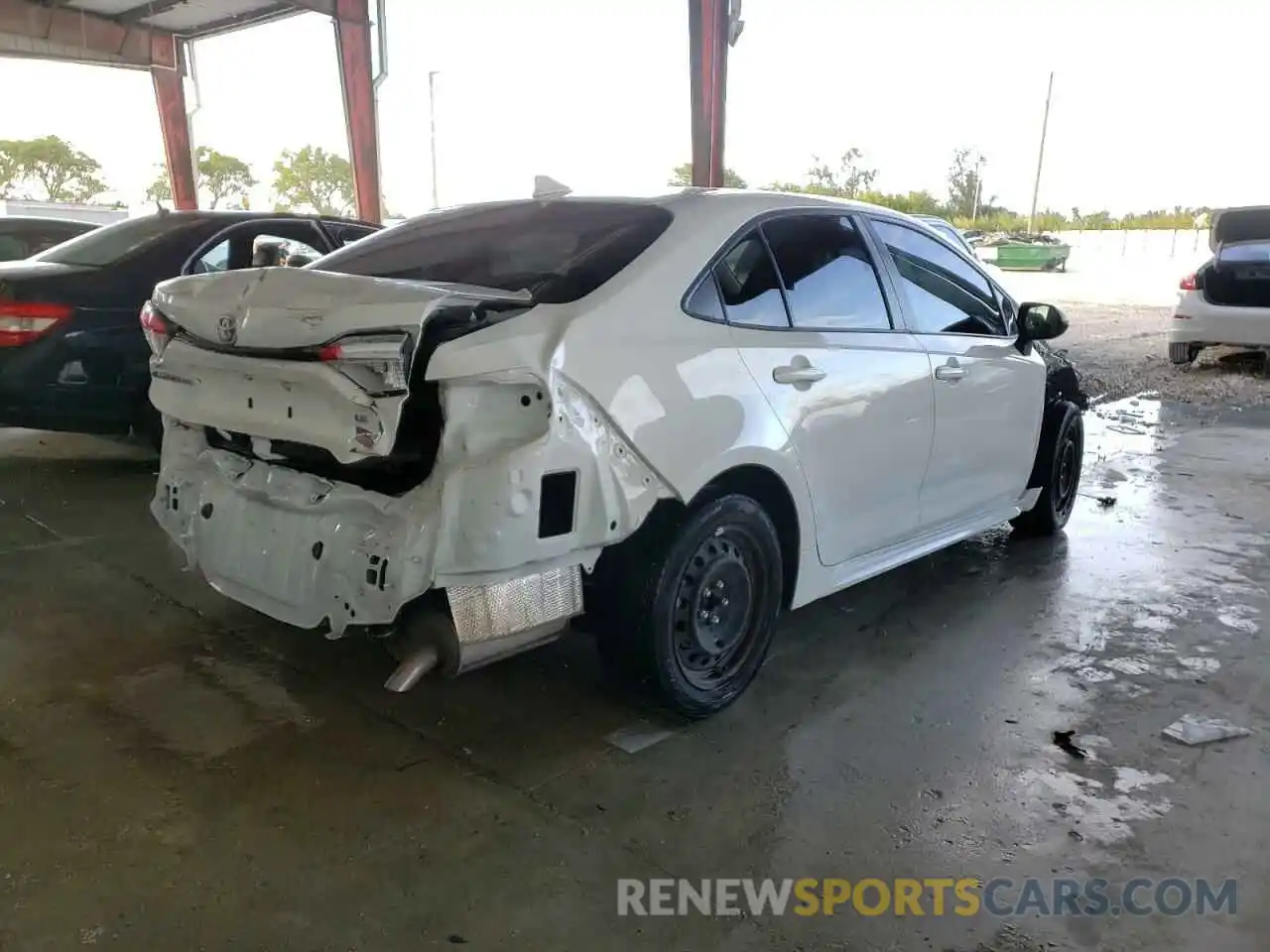 4 Photograph of a damaged car JTDEPRAE7LJ051378 TOYOTA COROLLA 2020