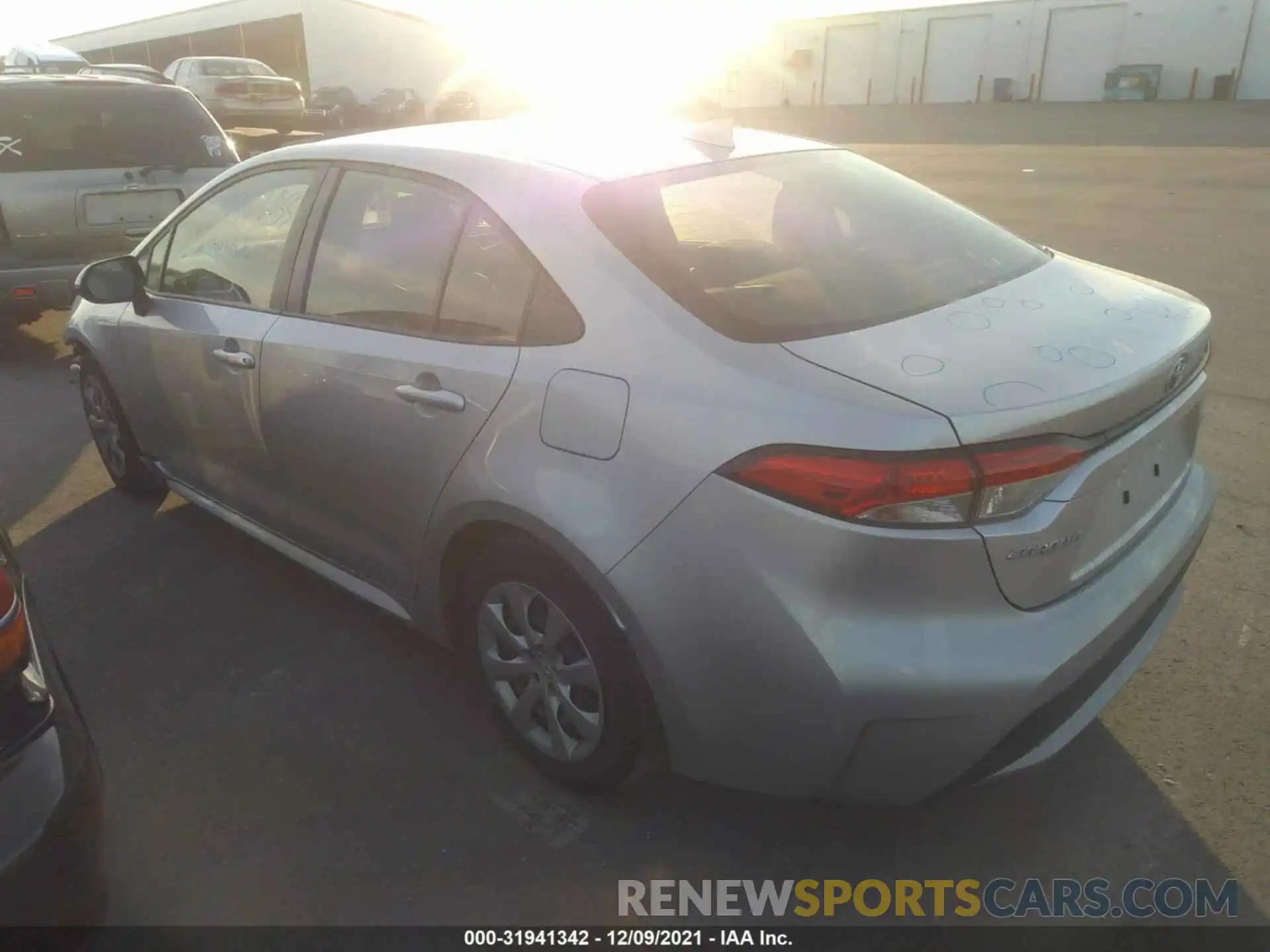 3 Photograph of a damaged car JTDEPRAE7LJ053048 TOYOTA COROLLA 2020