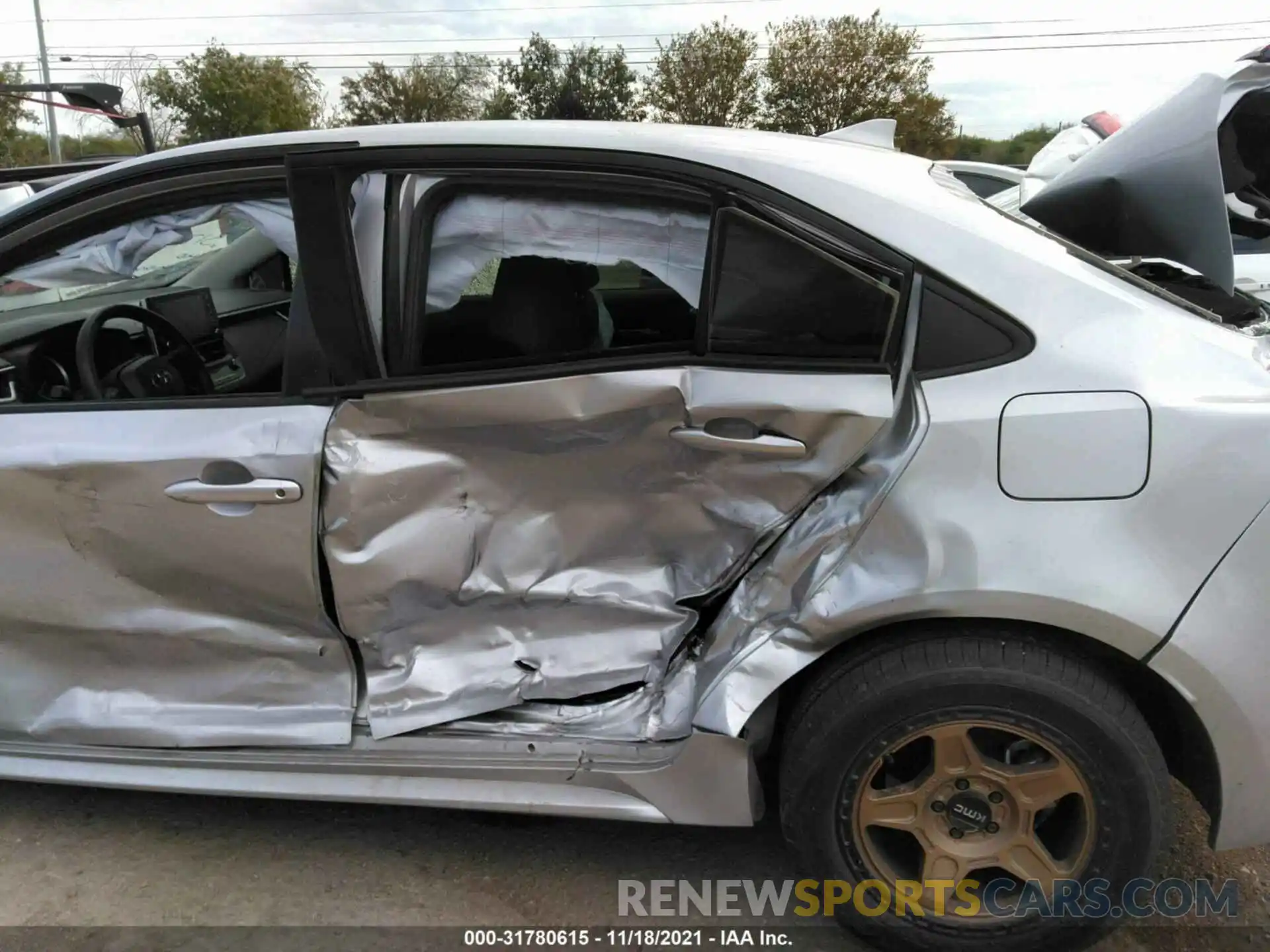 6 Photograph of a damaged car JTDEPRAE7LJ053891 TOYOTA COROLLA 2020