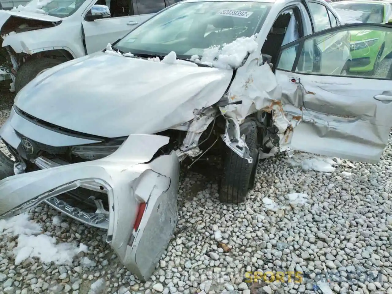 9 Photograph of a damaged car JTDEPRAE7LJ054460 TOYOTA COROLLA 2020