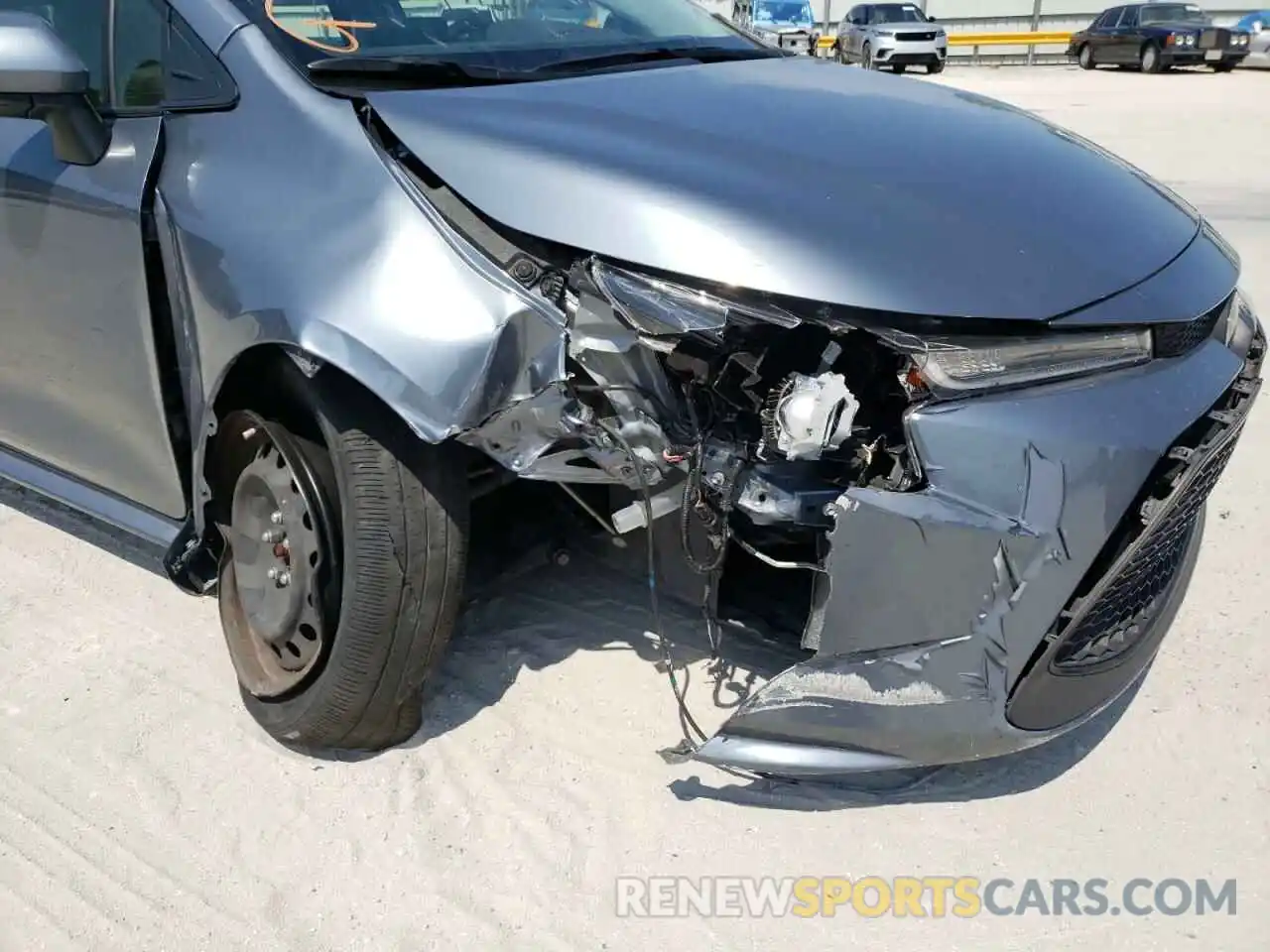 9 Photograph of a damaged car JTDEPRAE7LJ057035 TOYOTA COROLLA 2020