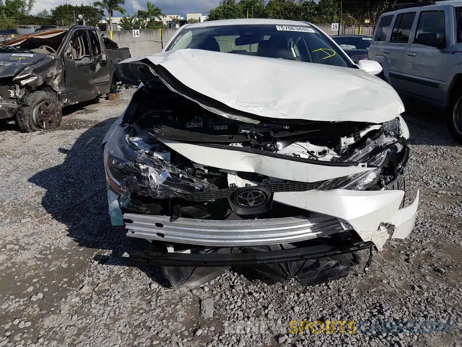 9 Photograph of a damaged car JTDEPRAE7LJ060873 TOYOTA COROLLA 2020
