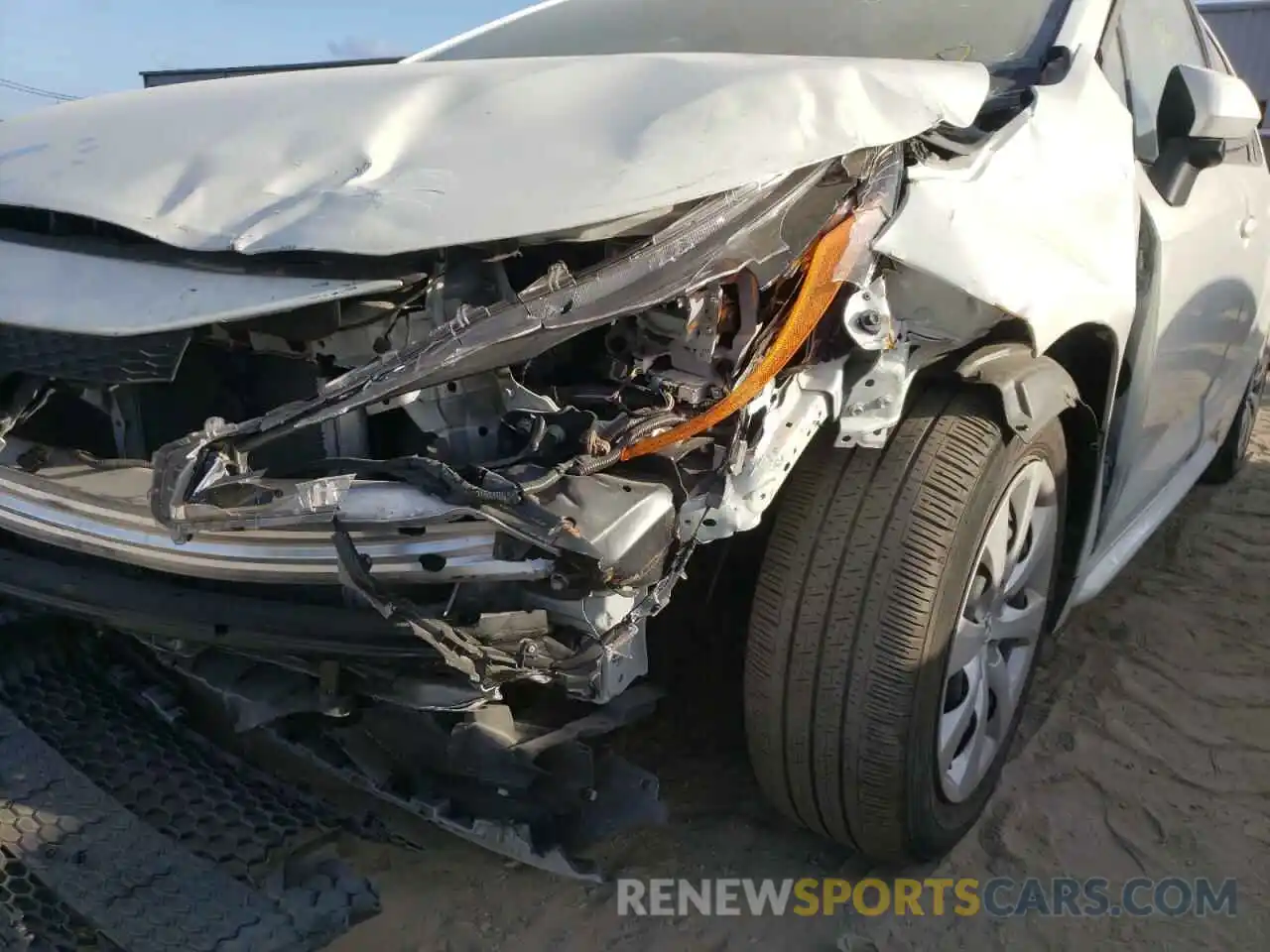 9 Photograph of a damaged car JTDEPRAE7LJ061649 TOYOTA COROLLA 2020