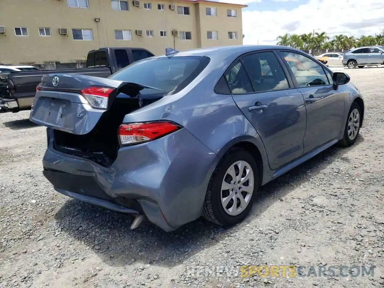 4 Photograph of a damaged car JTDEPRAE7LJ062686 TOYOTA COROLLA 2020