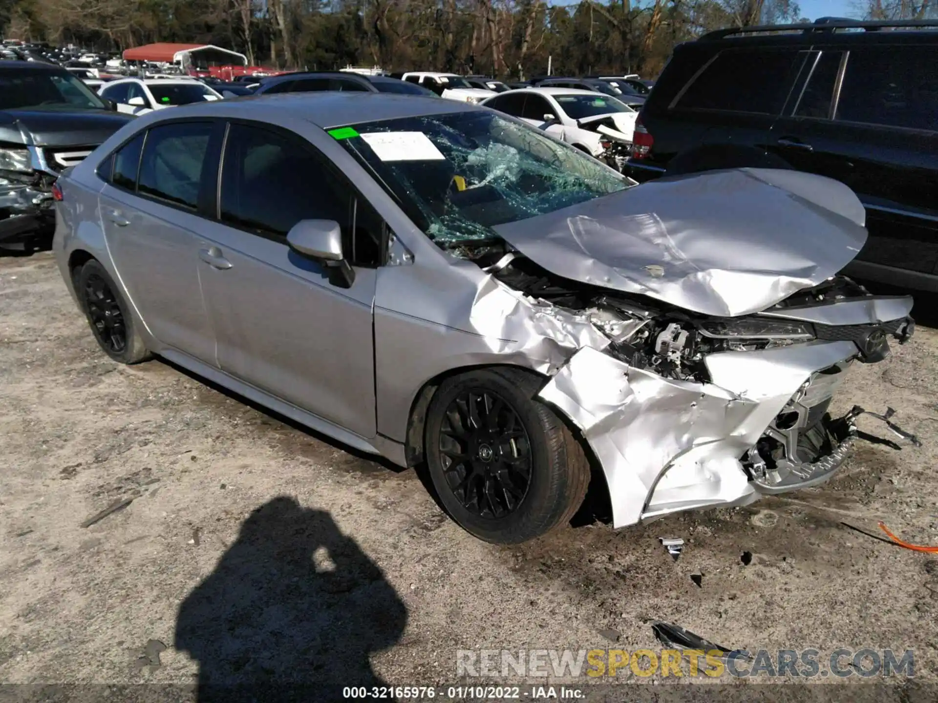 1 Photograph of a damaged car JTDEPRAE7LJ065152 TOYOTA COROLLA 2020