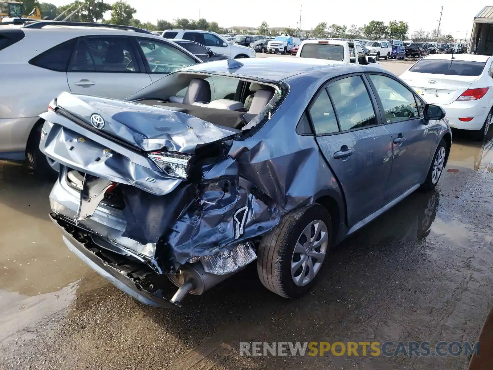 4 Photograph of a damaged car JTDEPRAE7LJ067337 TOYOTA COROLLA 2020