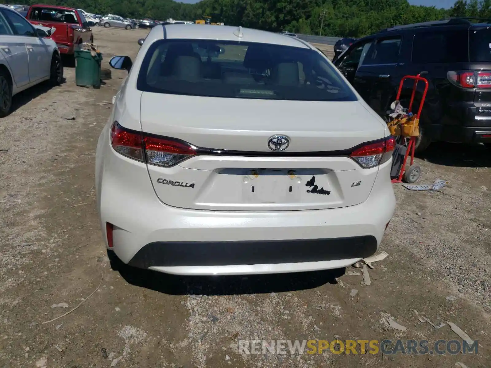 9 Photograph of a damaged car JTDEPRAE7LJ069105 TOYOTA COROLLA 2020