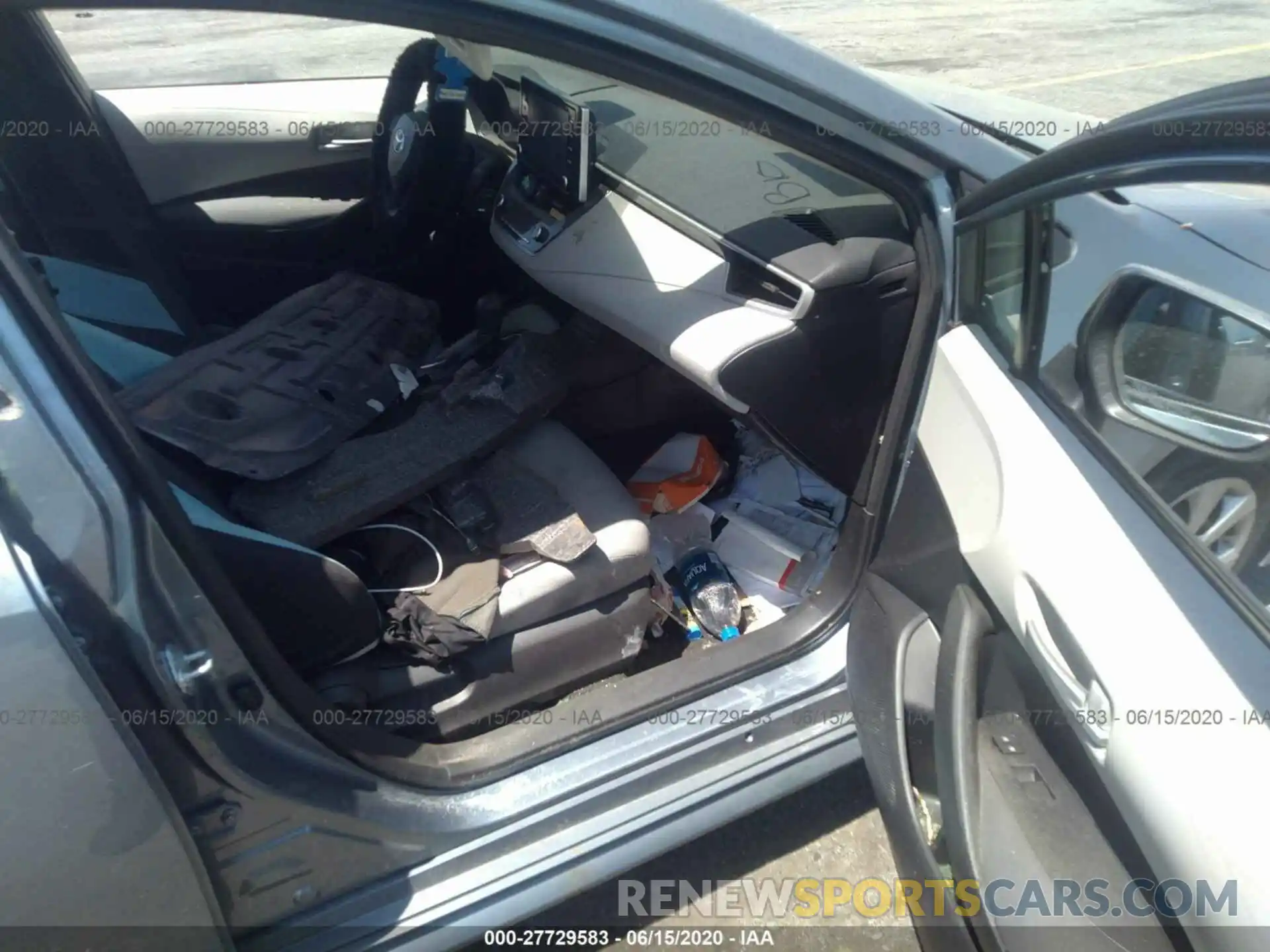 5 Photograph of a damaged car JTDEPRAE7LJ069136 TOYOTA COROLLA 2020