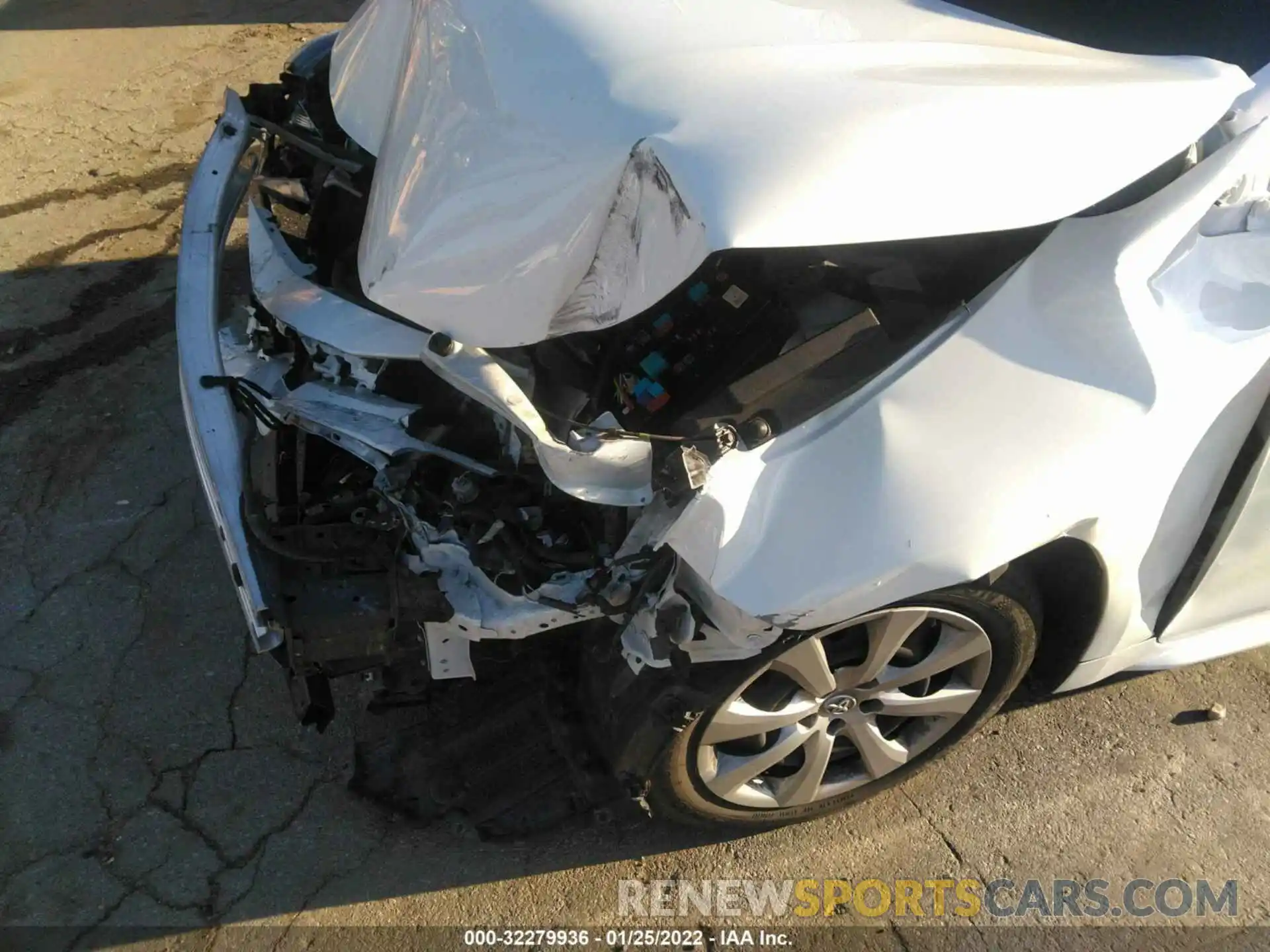 11 Photograph of a damaged car JTDEPRAE7LJ070755 TOYOTA COROLLA 2020