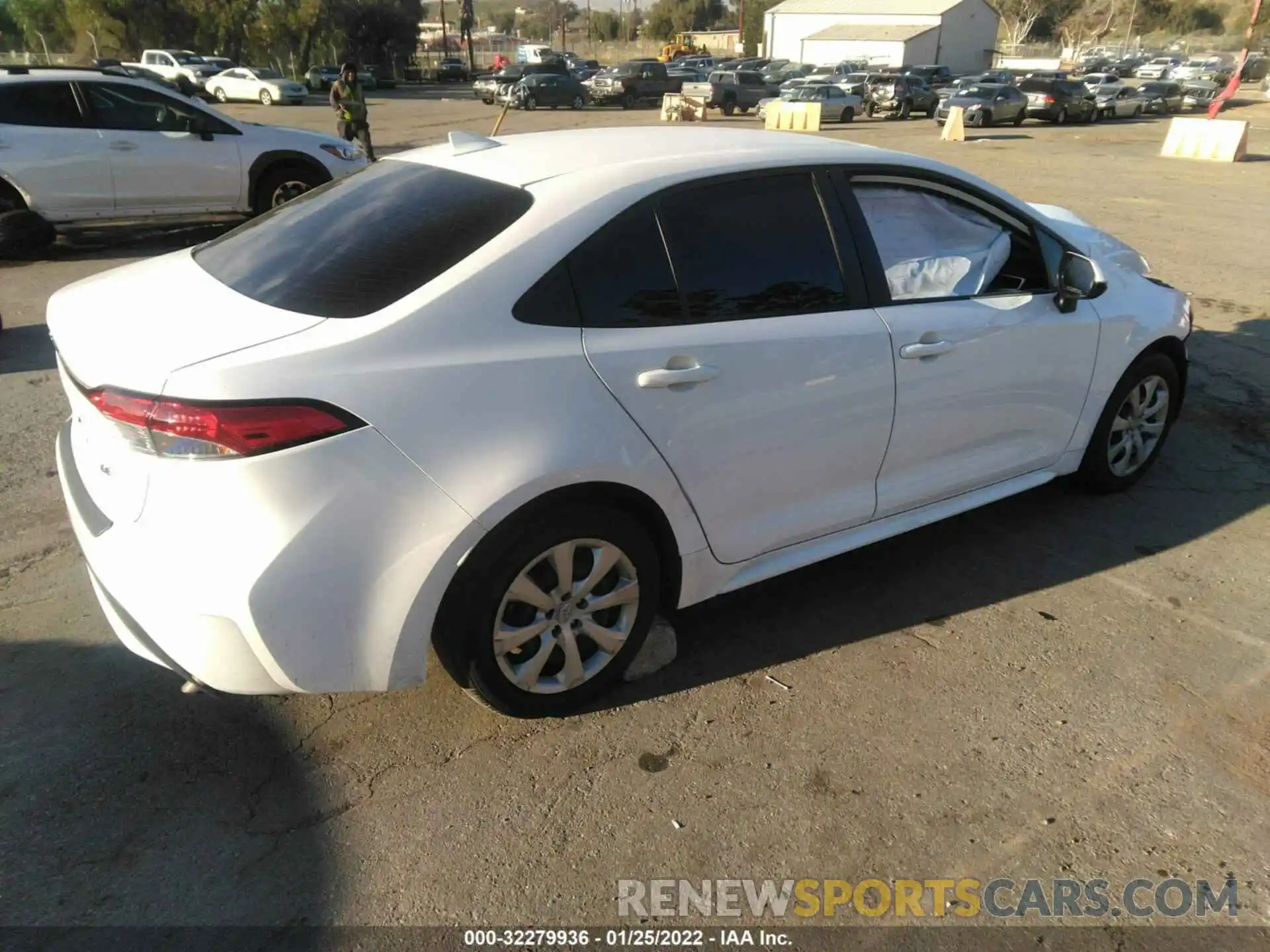 4 Photograph of a damaged car JTDEPRAE7LJ070755 TOYOTA COROLLA 2020