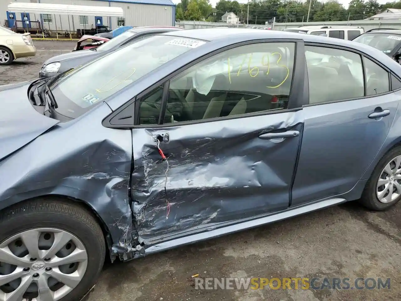 9 Photograph of a damaged car JTDEPRAE7LJ074563 TOYOTA COROLLA 2020