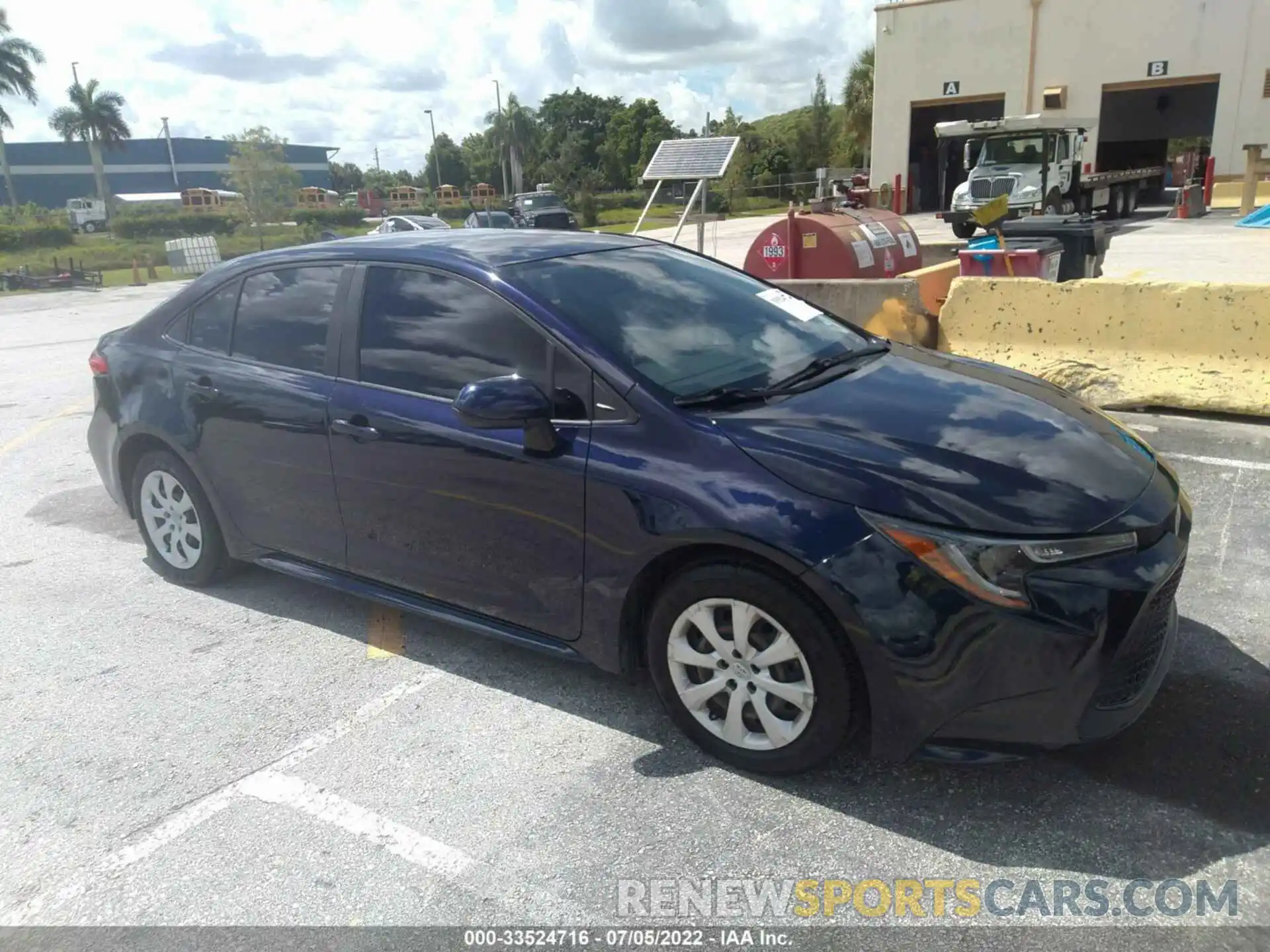 1 Photograph of a damaged car JTDEPRAE7LJ076622 TOYOTA COROLLA 2020