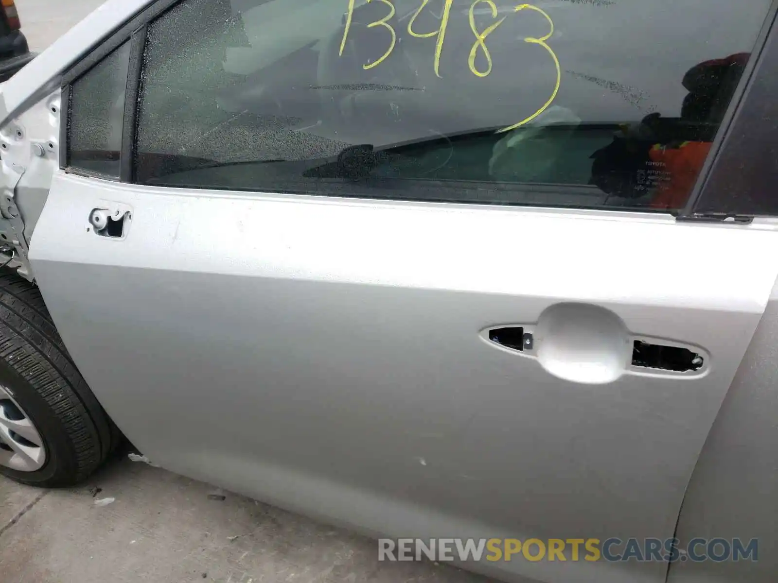 9 Photograph of a damaged car JTDEPRAE7LJ076670 TOYOTA COROLLA 2020