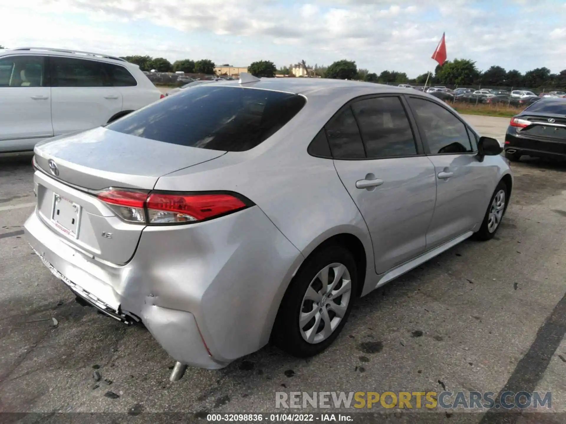 4 Photograph of a damaged car JTDEPRAE7LJ076989 TOYOTA COROLLA 2020