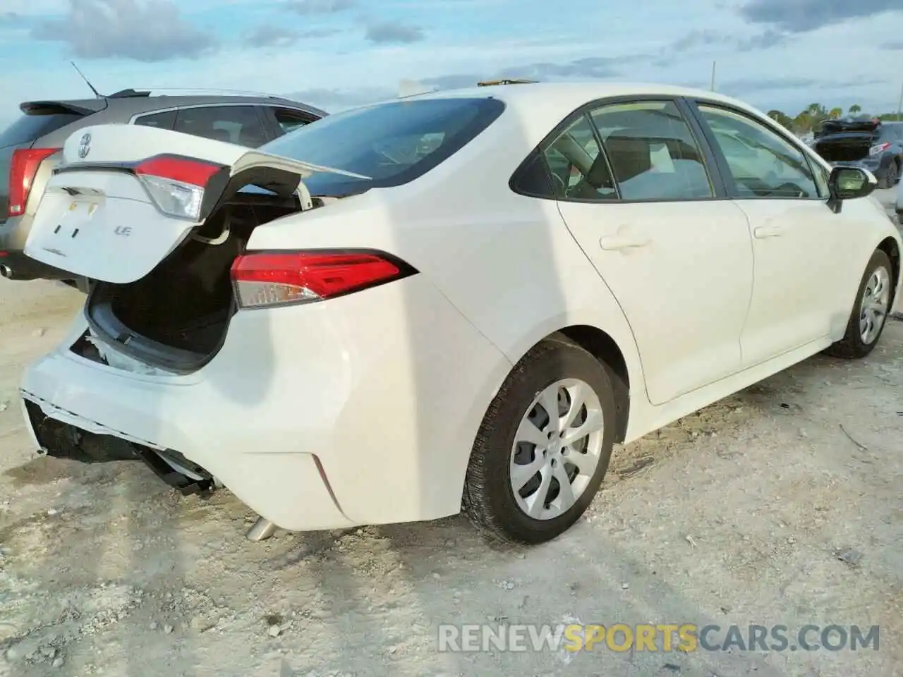 4 Photograph of a damaged car JTDEPRAE7LJ081349 TOYOTA COROLLA 2020