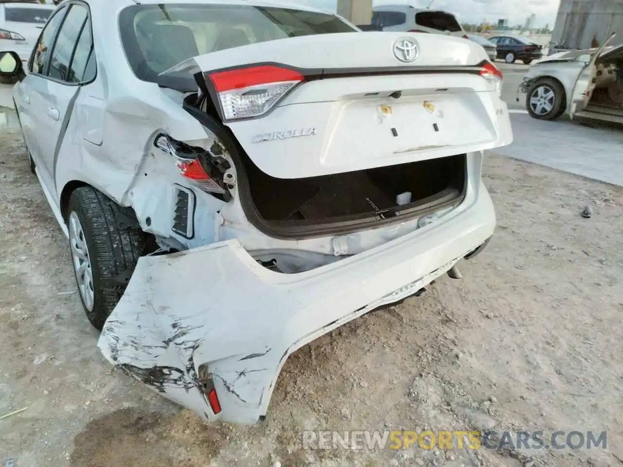 9 Photograph of a damaged car JTDEPRAE7LJ081349 TOYOTA COROLLA 2020