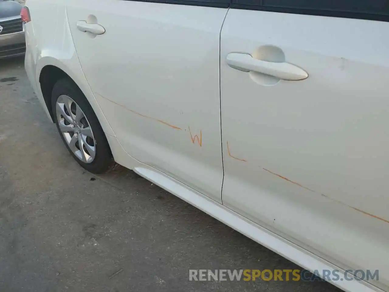 9 Photograph of a damaged car JTDEPRAE7LJ082162 TOYOTA COROLLA 2020