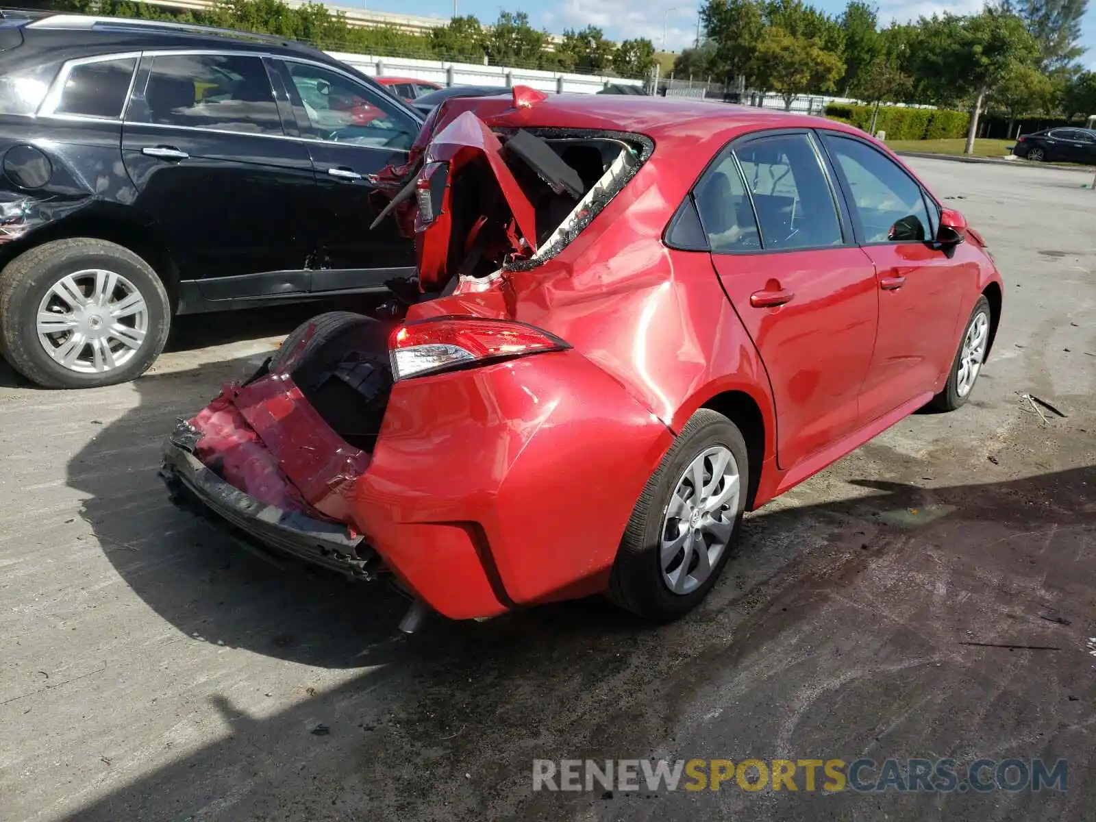 4 Photograph of a damaged car JTDEPRAE7LJ099527 TOYOTA COROLLA 2020