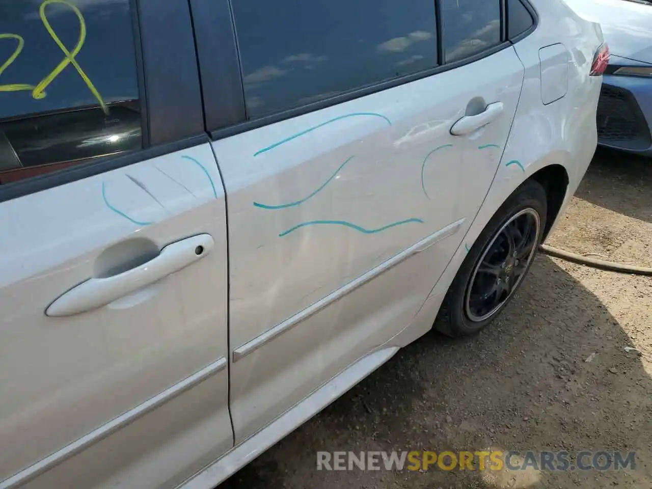 9 Photograph of a damaged car JTDEPRAE7LJ101745 TOYOTA COROLLA 2020