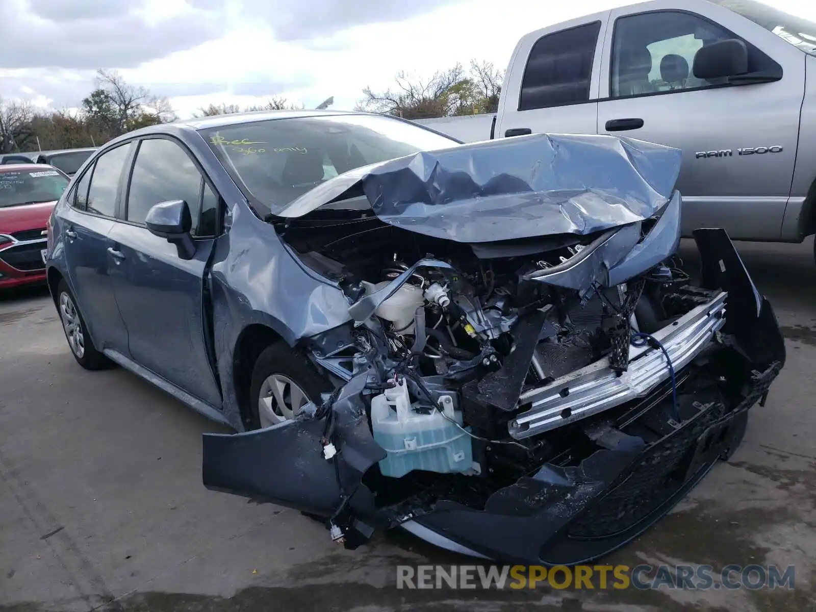 1 Photograph of a damaged car JTDEPRAE7LJ104631 TOYOTA COROLLA 2020