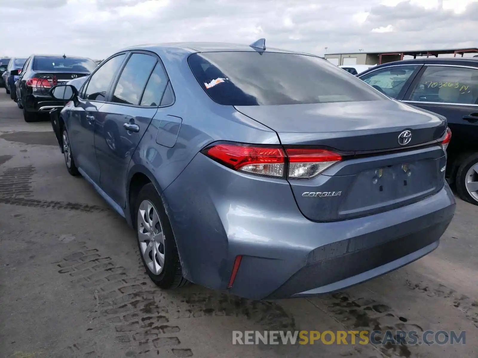 3 Photograph of a damaged car JTDEPRAE7LJ104631 TOYOTA COROLLA 2020