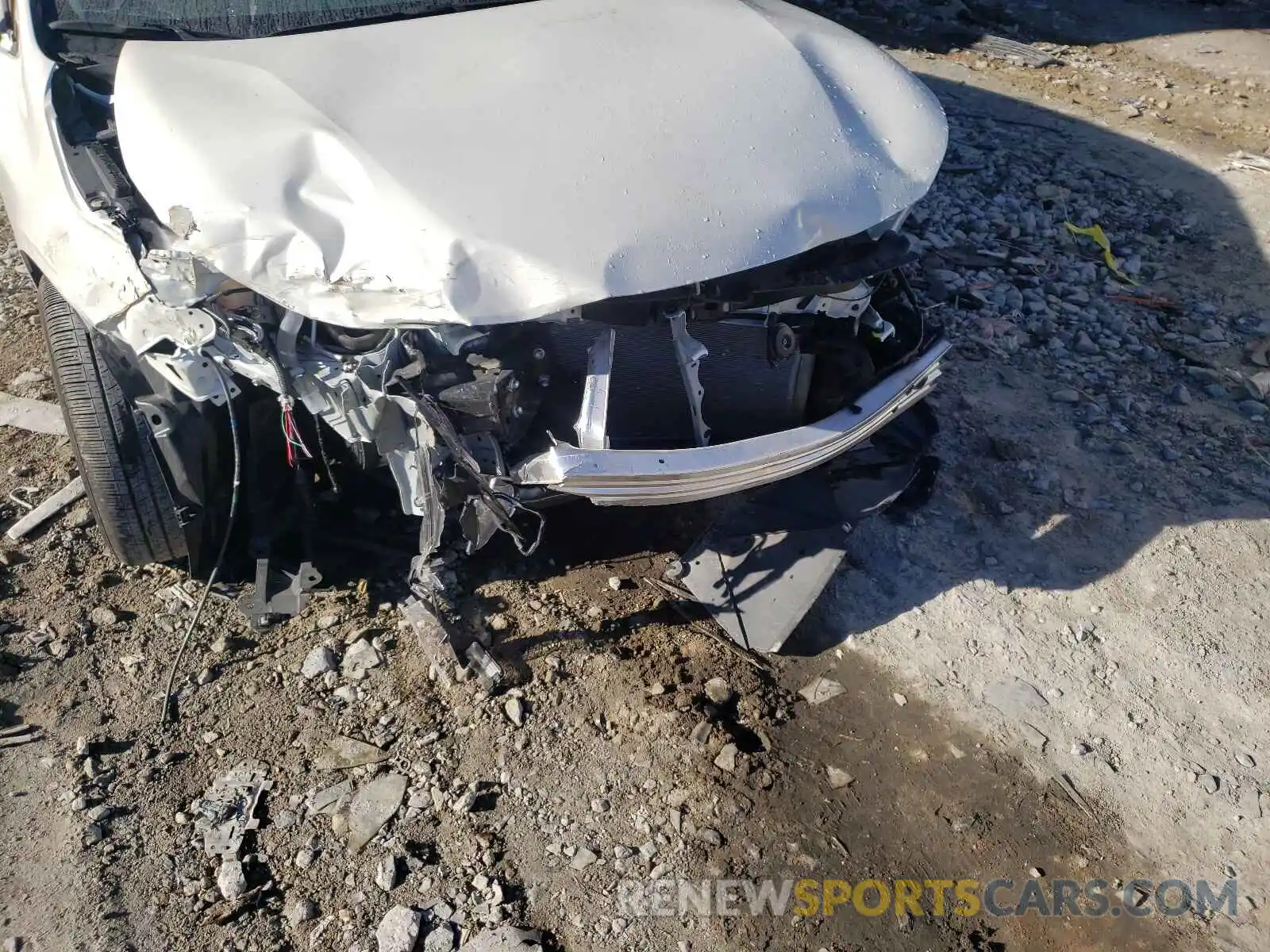 9 Photograph of a damaged car JTDEPRAE7LJ108243 TOYOTA COROLLA 2020