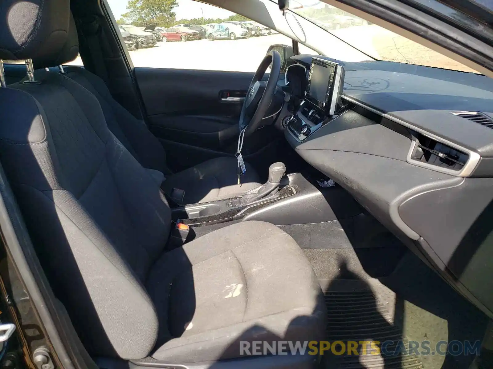 5 Photograph of a damaged car JTDEPRAE7LJ108601 TOYOTA COROLLA 2020