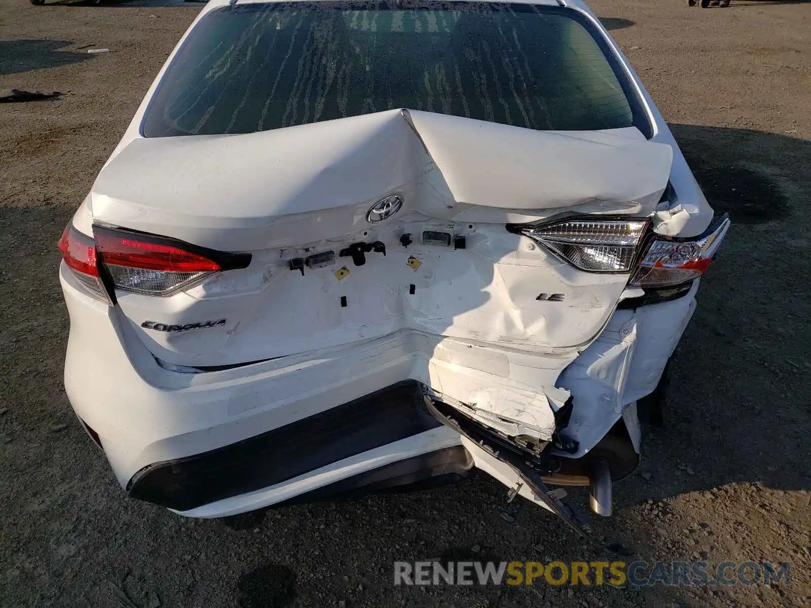 9 Photograph of a damaged car JTDEPRAE7LJ108775 TOYOTA COROLLA 2020