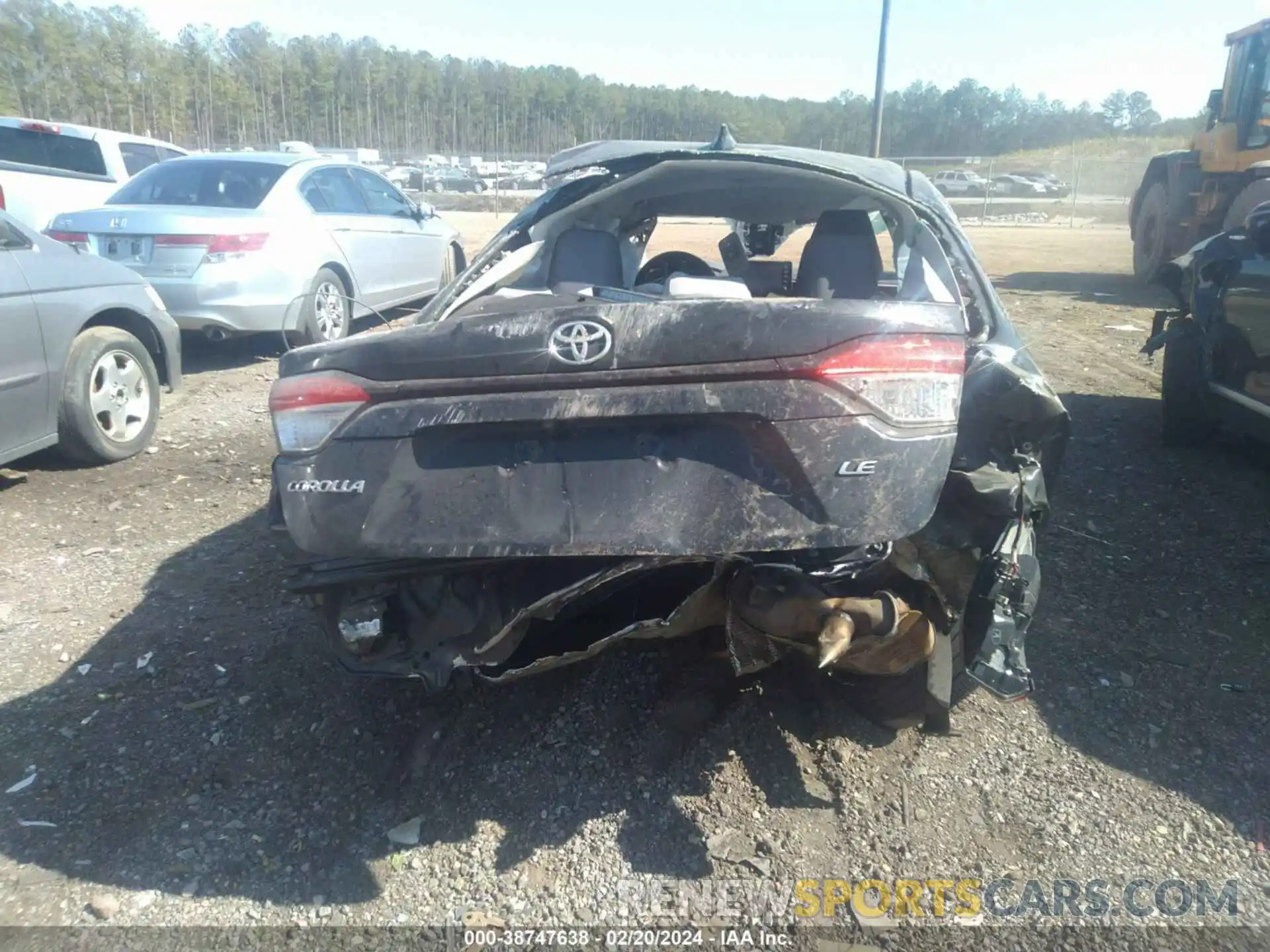 16 Photograph of a damaged car JTDEPRAE7LJ113846 TOYOTA COROLLA 2020