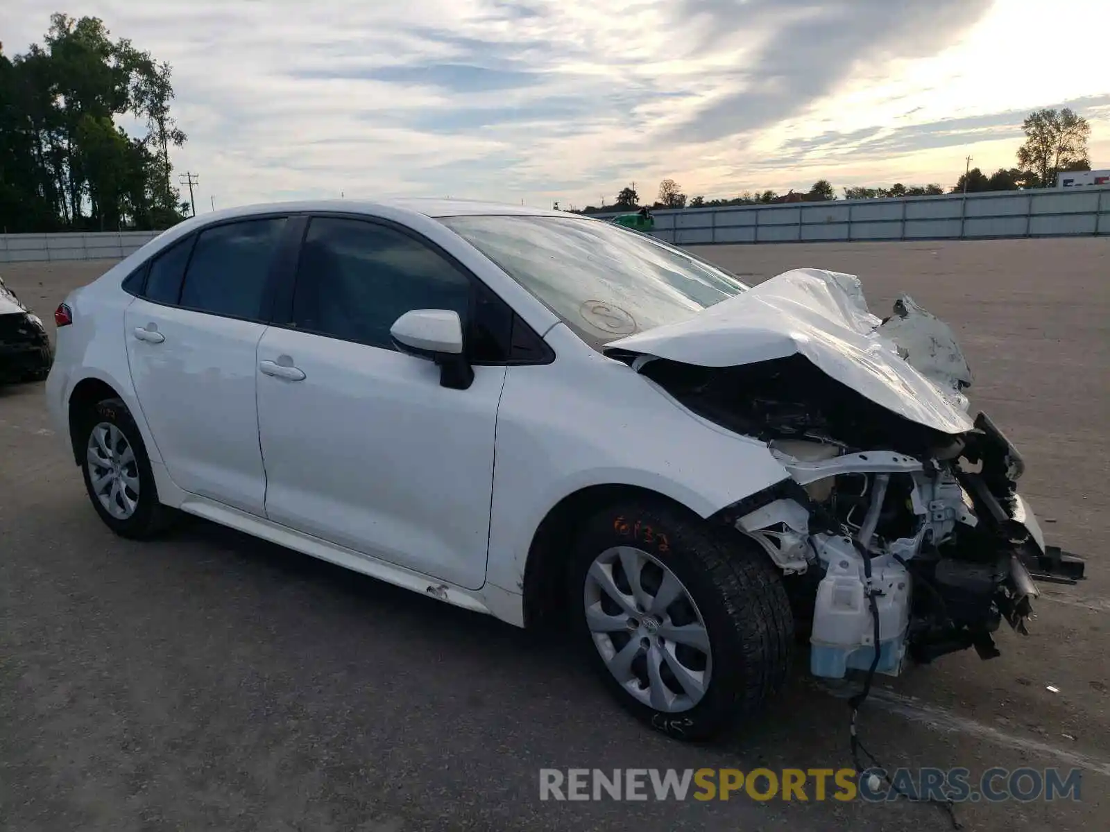 1 Photograph of a damaged car JTDEPRAE8LJ004358 TOYOTA COROLLA 2020