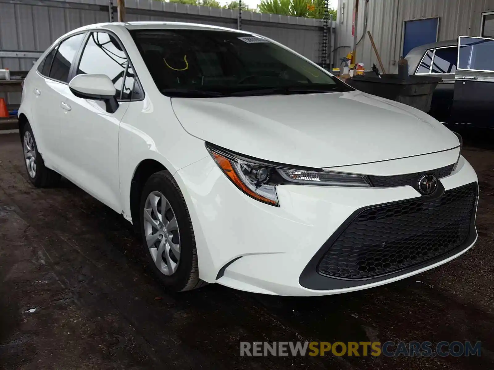 1 Photograph of a damaged car JTDEPRAE8LJ004702 TOYOTA COROLLA 2020