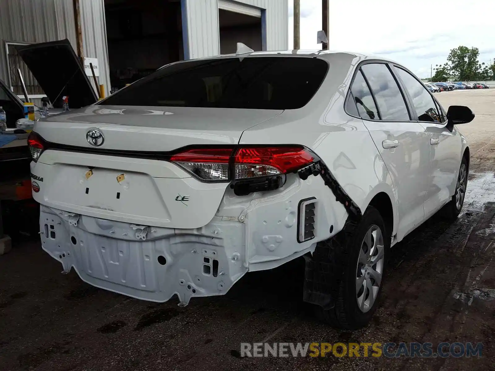 4 Photograph of a damaged car JTDEPRAE8LJ004702 TOYOTA COROLLA 2020