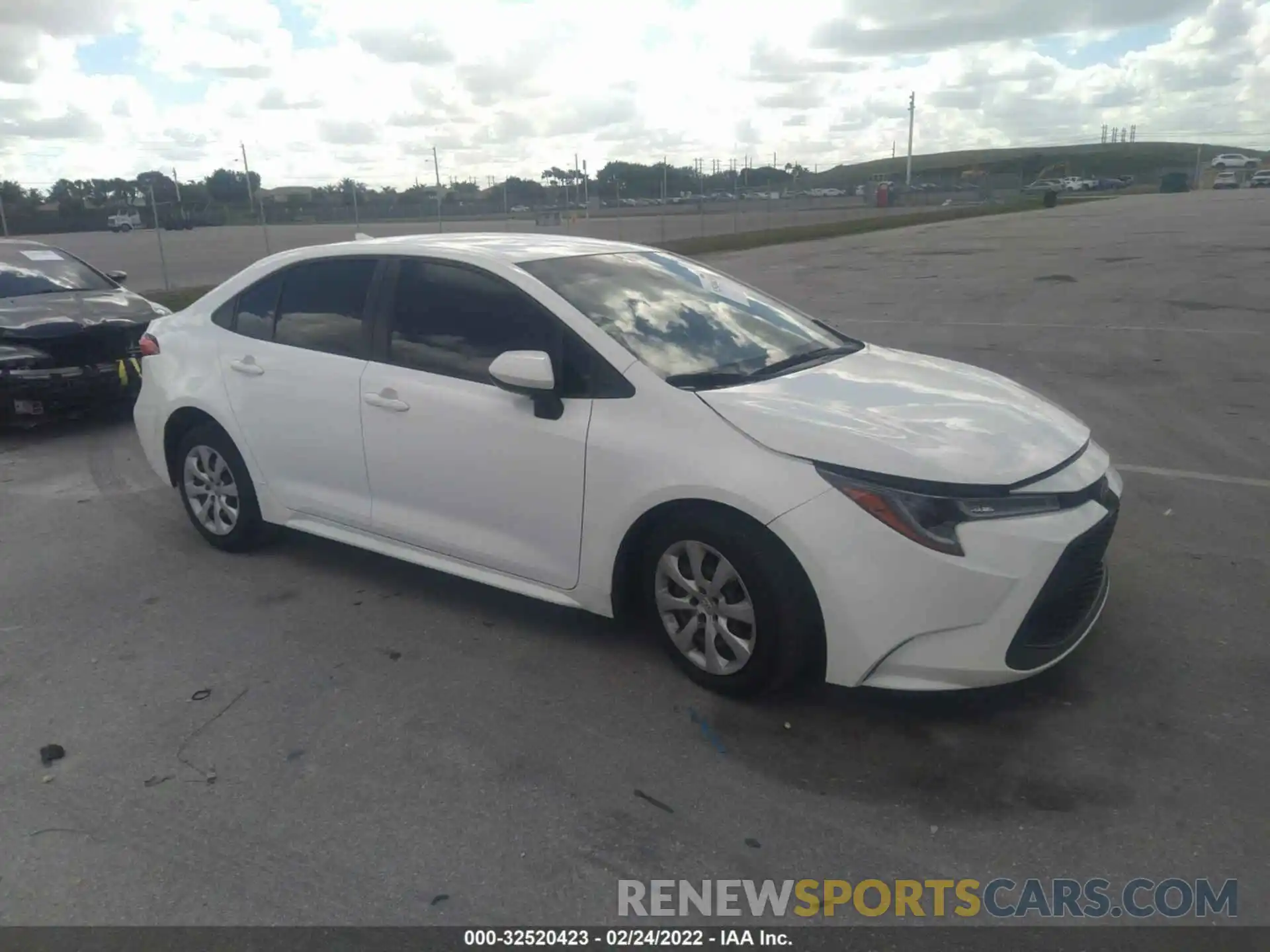 1 Photograph of a damaged car JTDEPRAE8LJ006370 TOYOTA COROLLA 2020