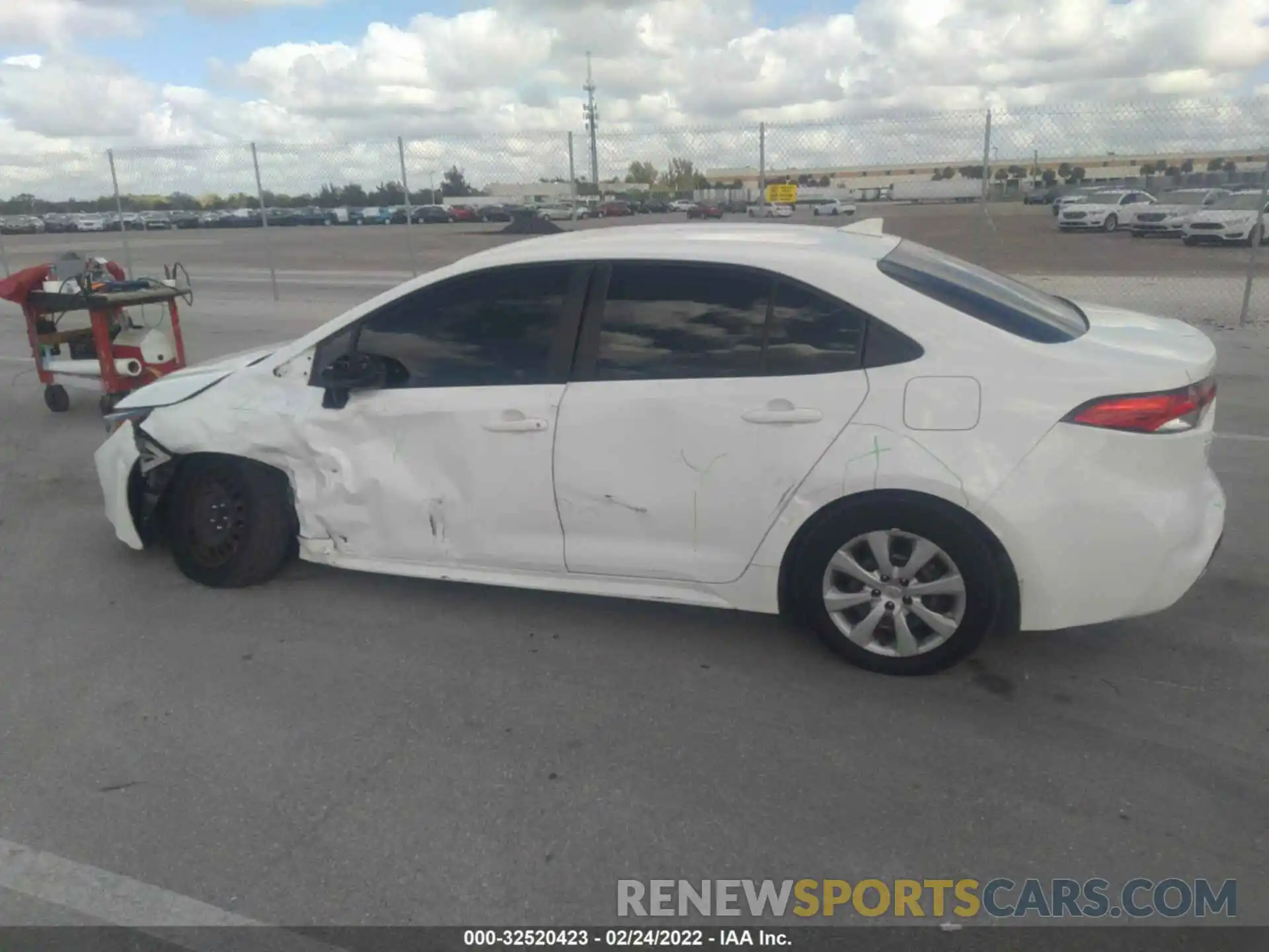 6 Photograph of a damaged car JTDEPRAE8LJ006370 TOYOTA COROLLA 2020