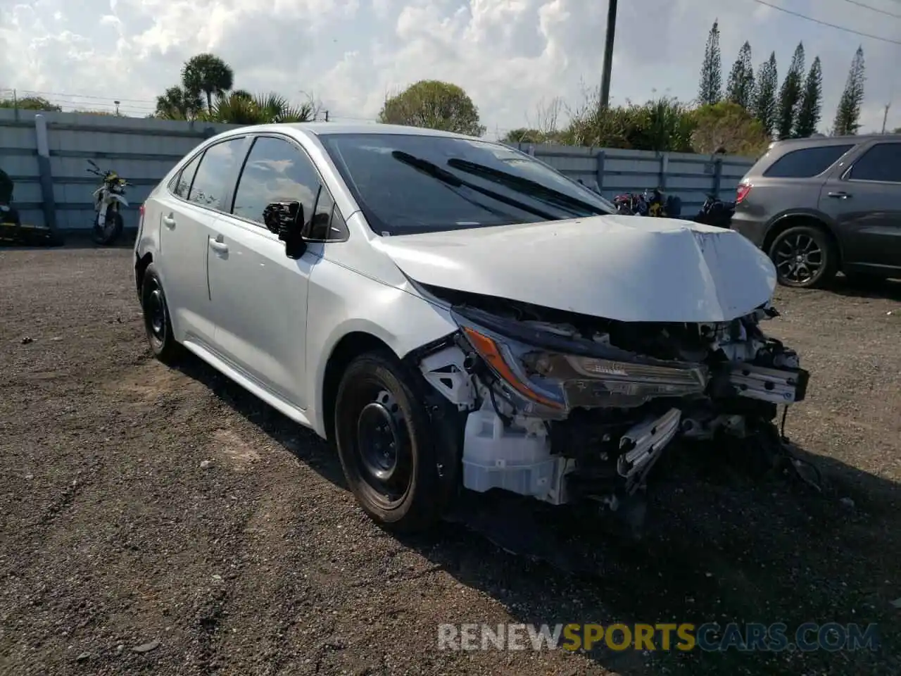 1 Photograph of a damaged car JTDEPRAE8LJ006689 TOYOTA COROLLA 2020