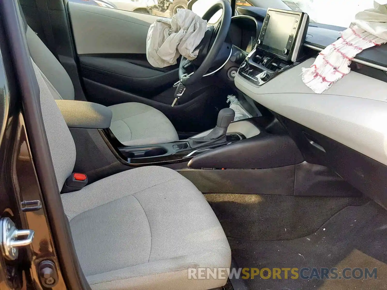 5 Photograph of a damaged car JTDEPRAE8LJ012461 TOYOTA COROLLA 2020