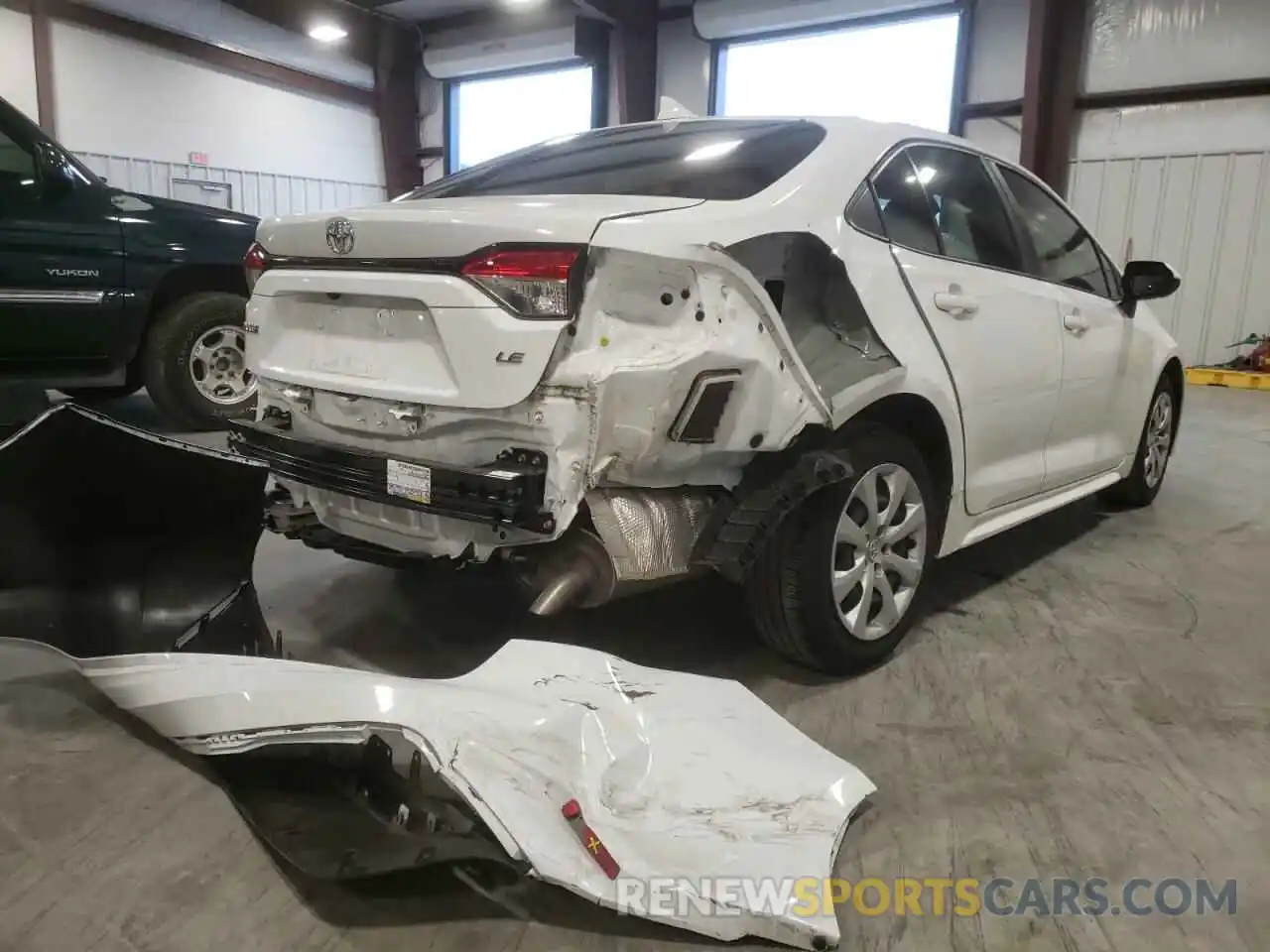 4 Photograph of a damaged car JTDEPRAE8LJ013772 TOYOTA COROLLA 2020