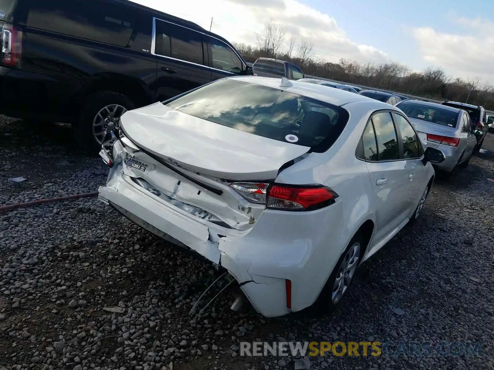 4 Photograph of a damaged car JTDEPRAE8LJ014498 TOYOTA COROLLA 2020