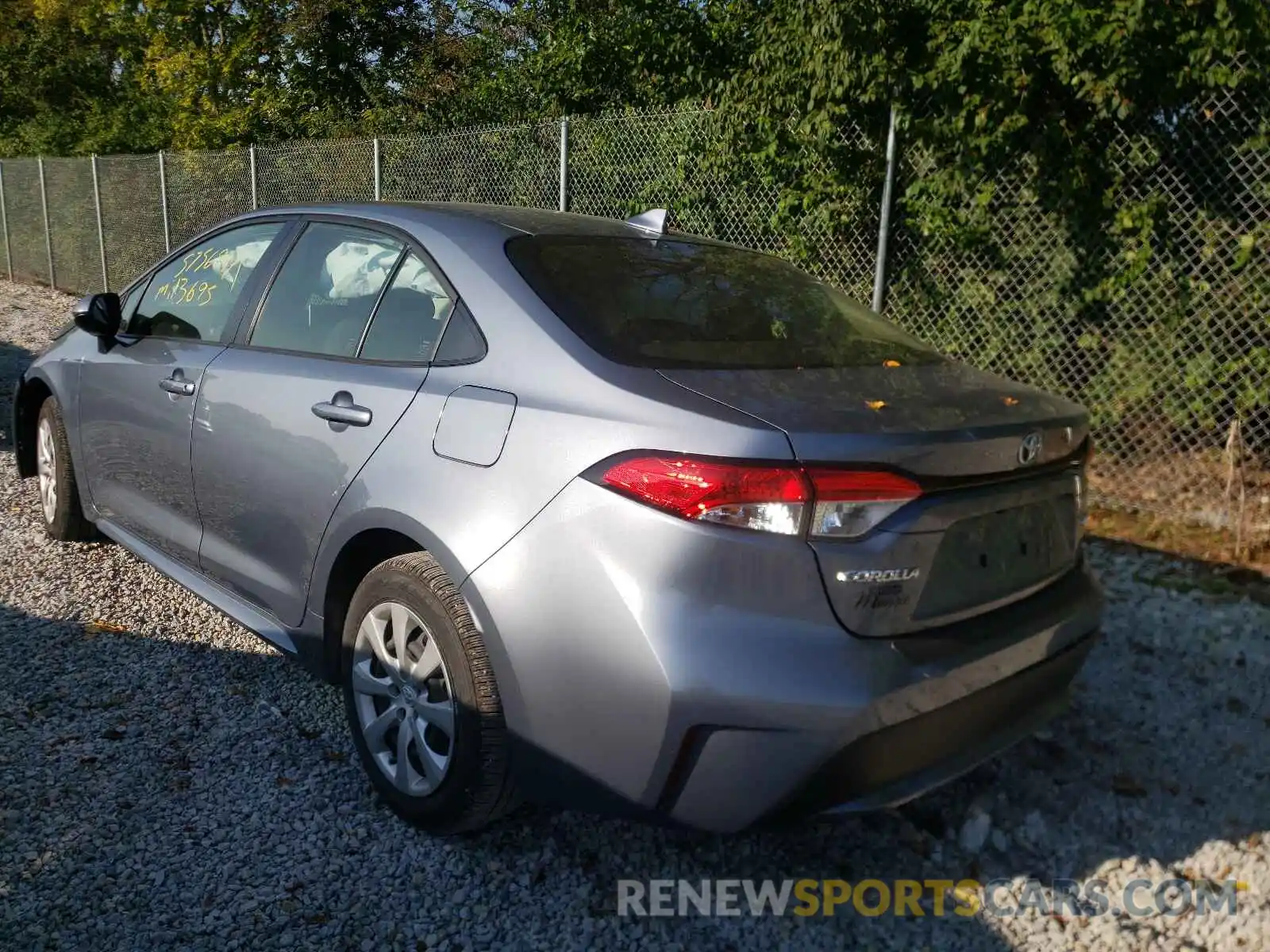 3 Photograph of a damaged car JTDEPRAE8LJ015232 TOYOTA COROLLA 2020