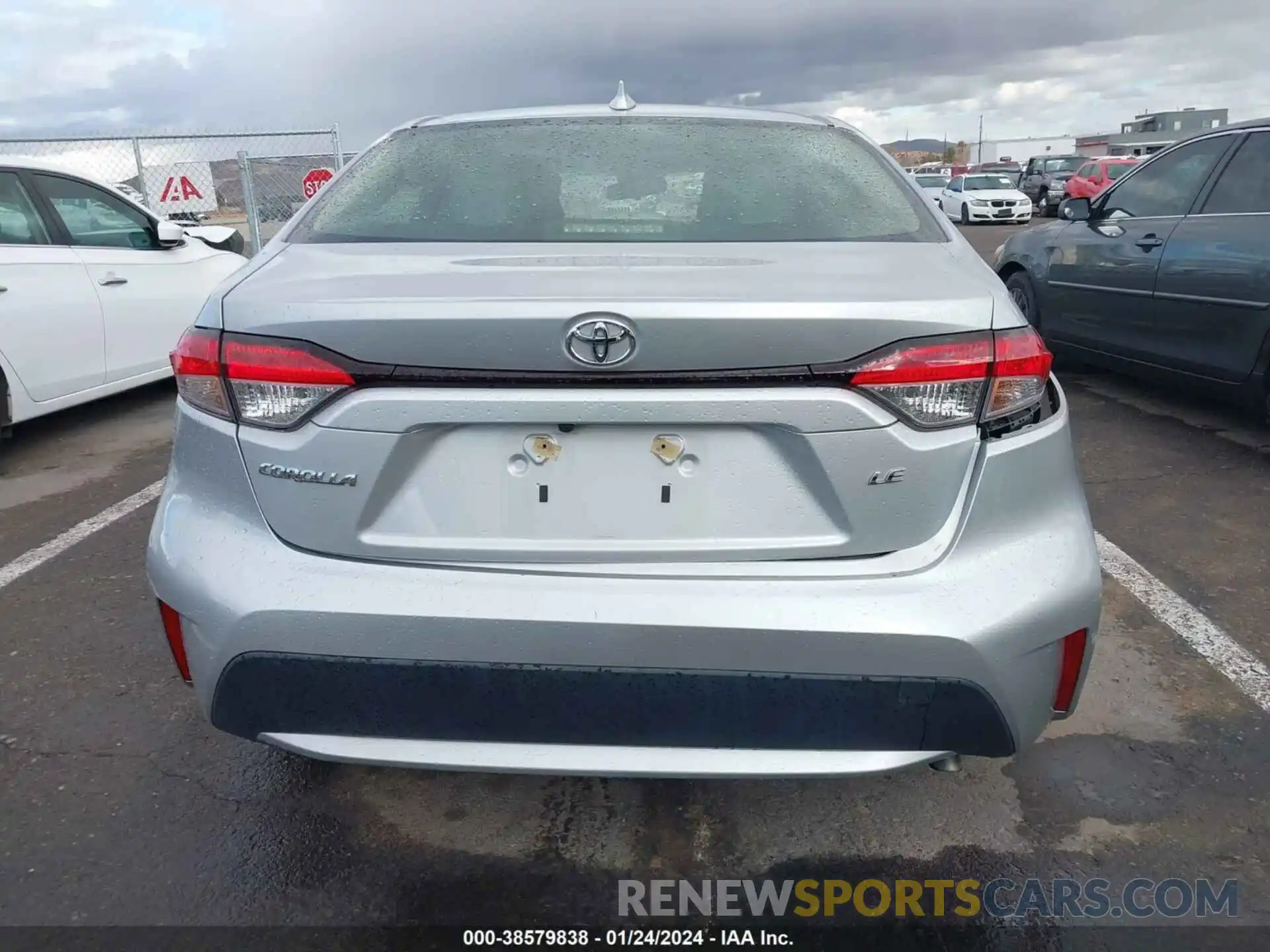 16 Photograph of a damaged car JTDEPRAE8LJ018681 TOYOTA COROLLA 2020