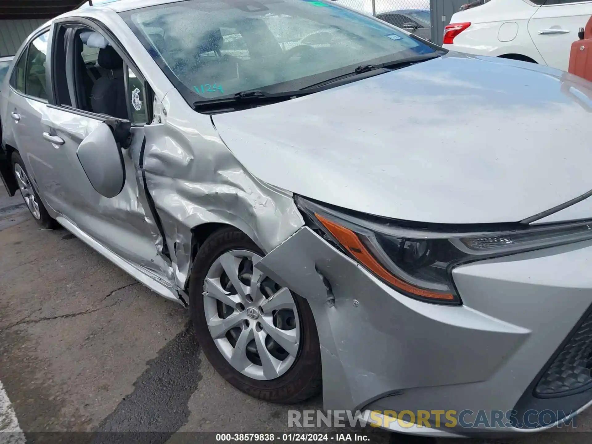 6 Photograph of a damaged car JTDEPRAE8LJ018681 TOYOTA COROLLA 2020