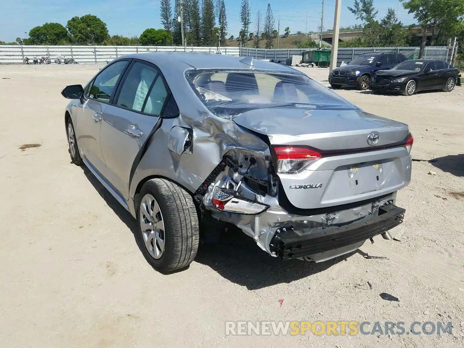 3 Photograph of a damaged car JTDEPRAE8LJ021404 TOYOTA COROLLA 2020