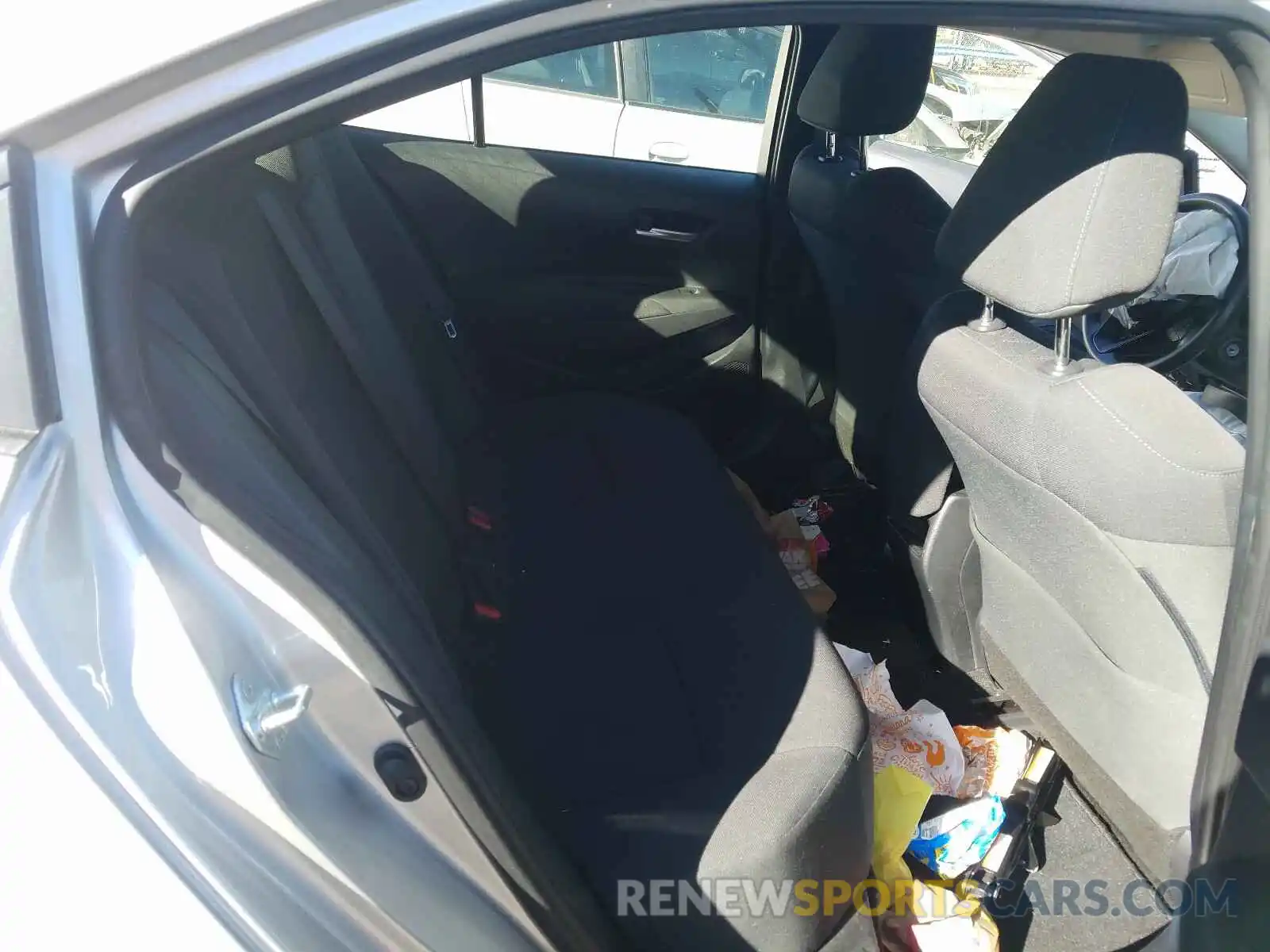 6 Photograph of a damaged car JTDEPRAE8LJ021614 TOYOTA COROLLA 2020