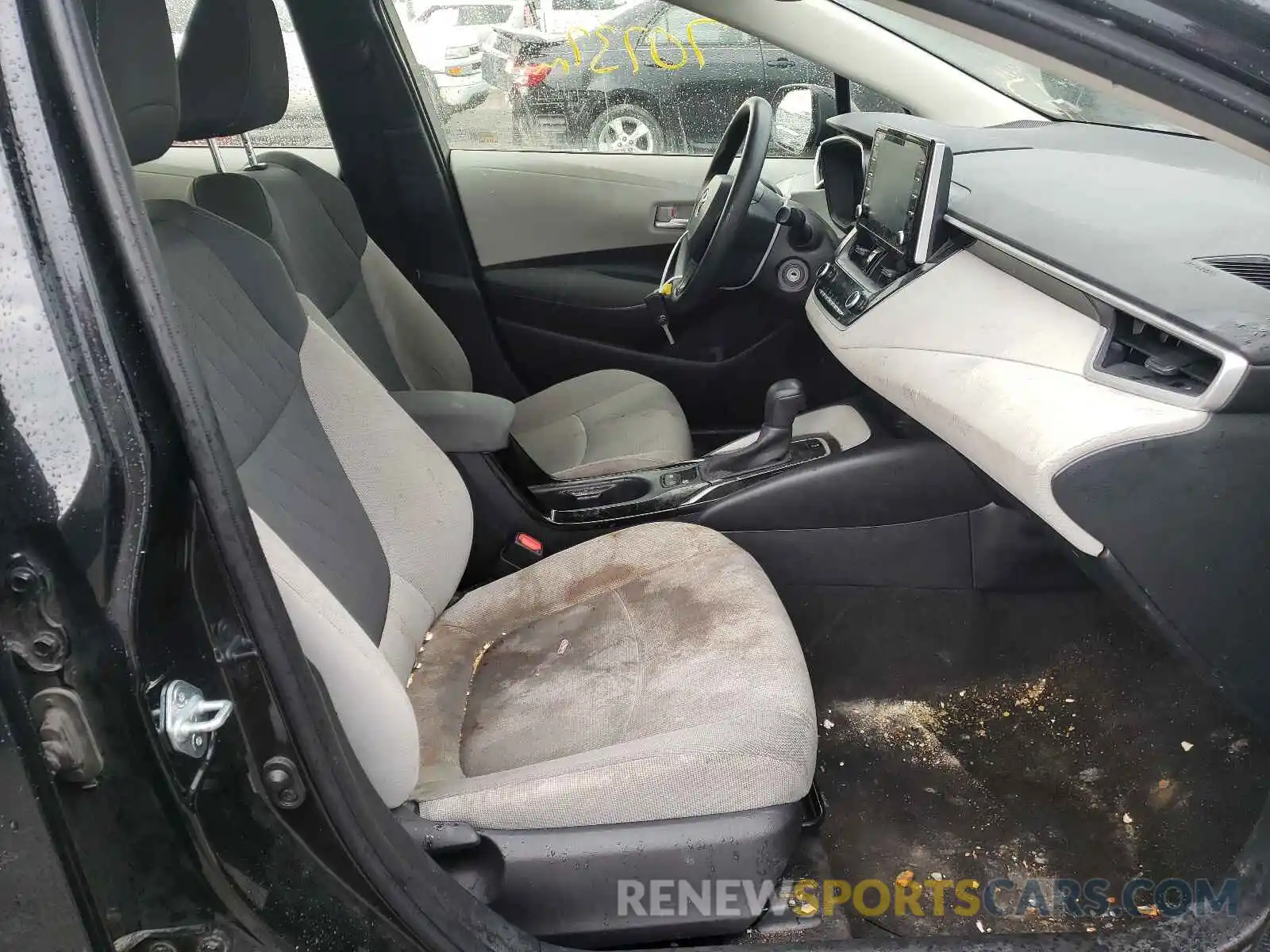 5 Photograph of a damaged car JTDEPRAE8LJ024643 TOYOTA COROLLA 2020