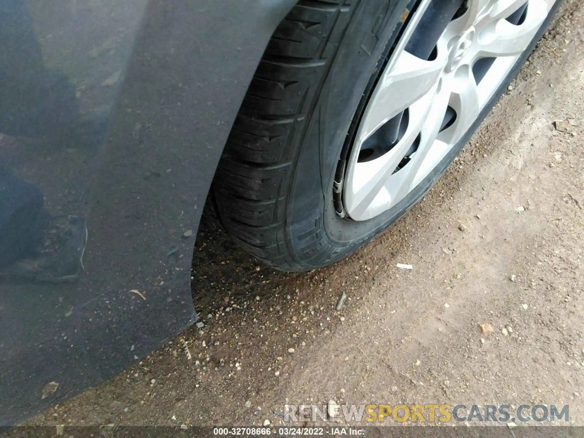 15 Photograph of a damaged car JTDEPRAE8LJ028451 TOYOTA COROLLA 2020