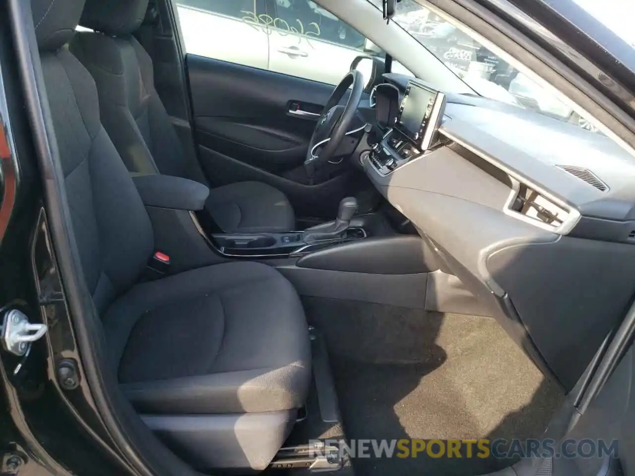 5 Photograph of a damaged car JTDEPRAE8LJ029132 TOYOTA COROLLA 2020