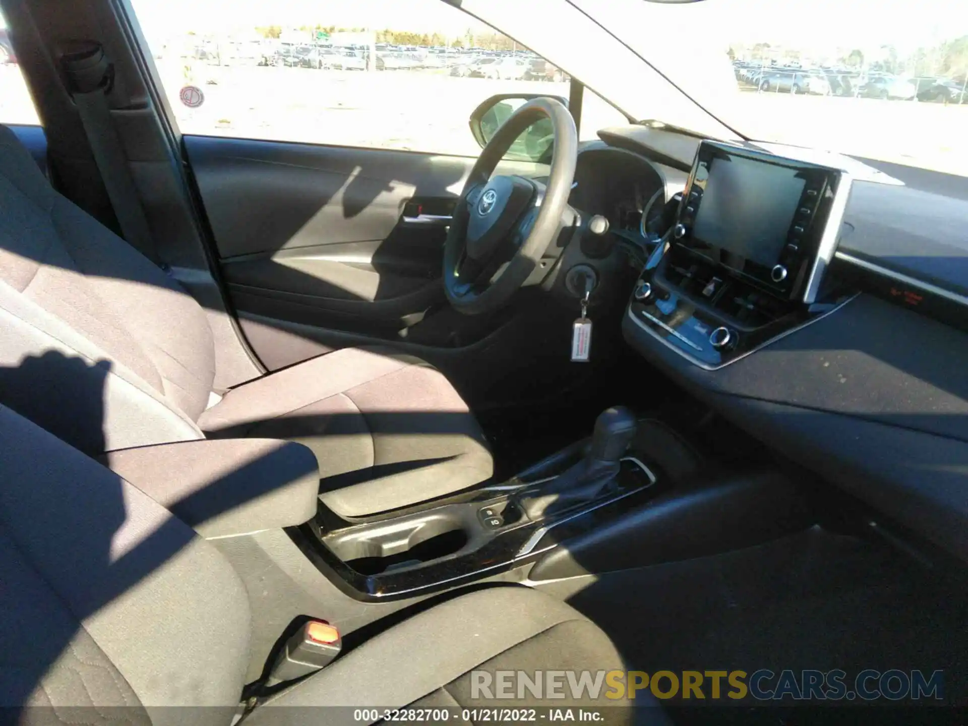 5 Photograph of a damaged car JTDEPRAE8LJ029938 TOYOTA COROLLA 2020