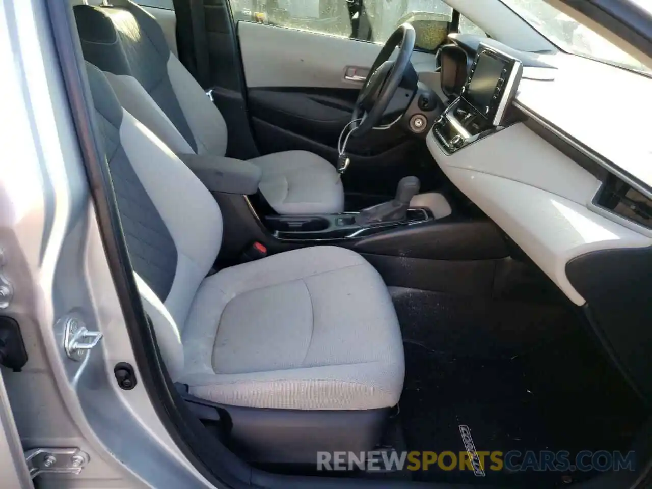 5 Photograph of a damaged car JTDEPRAE8LJ032757 TOYOTA COROLLA 2020