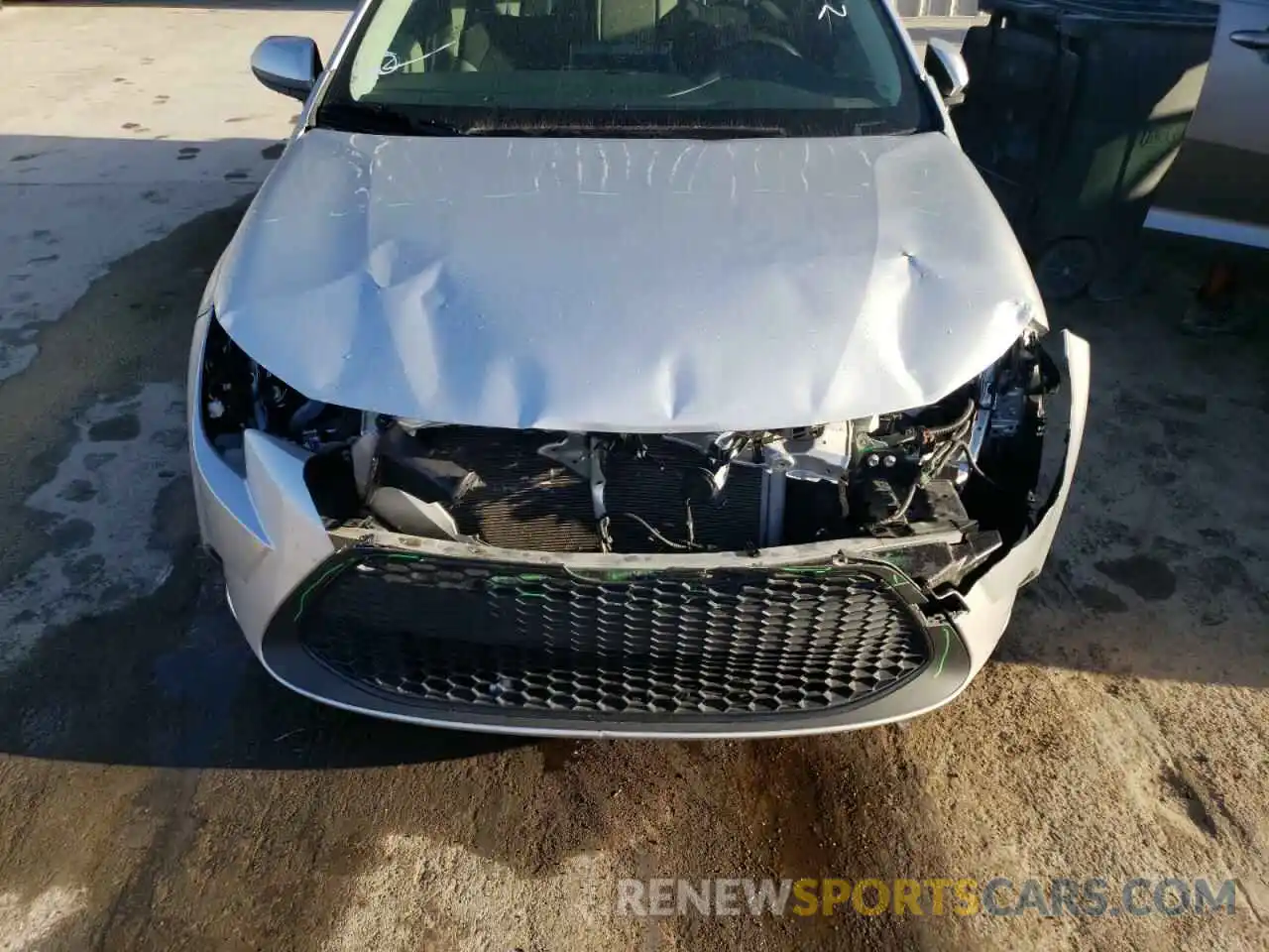 9 Photograph of a damaged car JTDEPRAE8LJ032757 TOYOTA COROLLA 2020