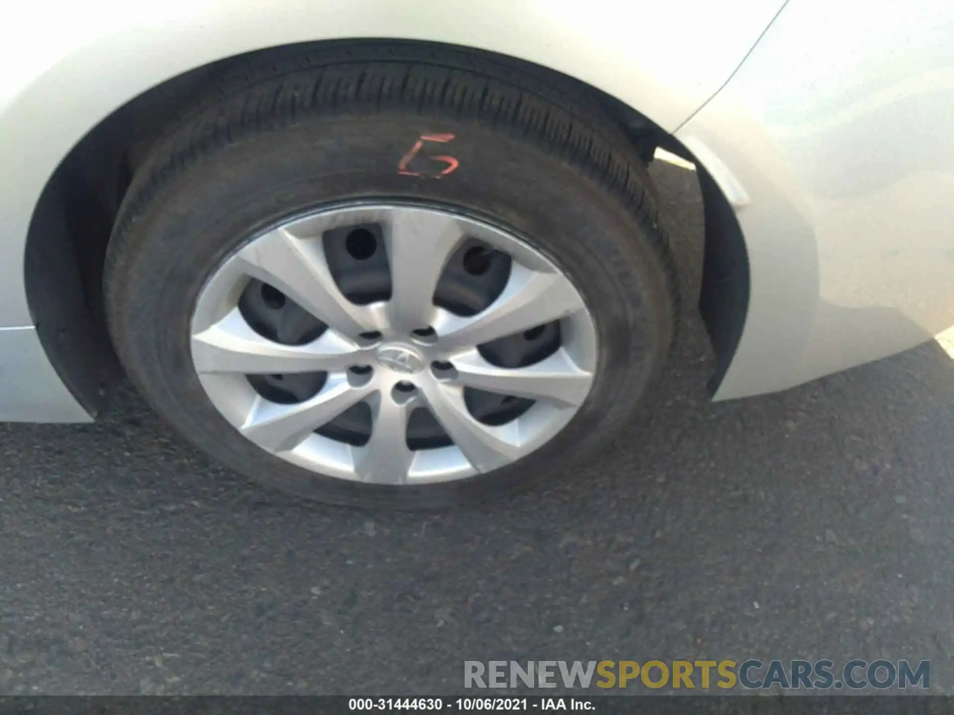 13 Photograph of a damaged car JTDEPRAE8LJ032886 TOYOTA COROLLA 2020